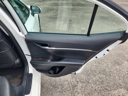 Used 2023 Toyota Camry SE FWD image 16