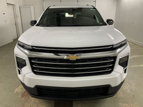 New 2026 Chevrolet Traverse LT w/ Driver Confidence Package image 2