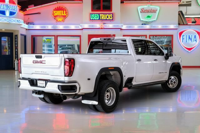 Used 2022 GMC Sierra 3500 Denali w/ Denali Ultimate Package AWD/4WD image 3