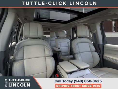 New 2026 Lincoln Navigator Reserve w/ Jet Appearance Package image 10
