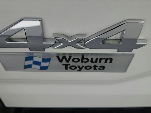 Used 2020 Toyota Tacoma SR5 image 9