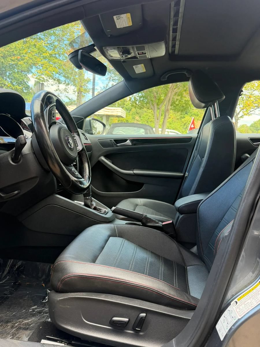 Used 2017 Volkswagen Jetta GLI FWD image 15