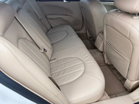 Used 2011 Buick Lucerne CXL image 13