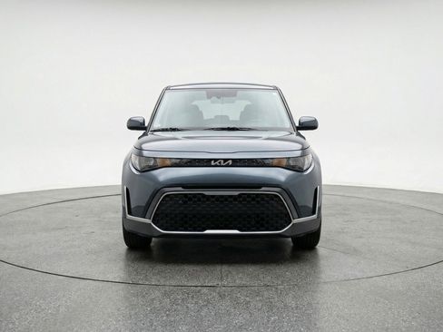 Used 2025 Kia Soul LX w/ LX Technology Package FWD image 2