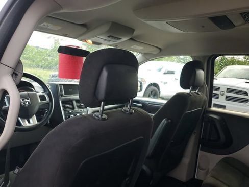 Used 2015 Dodge Grand Caravan SXT w/ Rear Park Assist Package FWD image 10