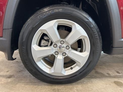 Used 2020 Jeep Compass Latitude w/ Cold Weather Group AWD/4WD image 25