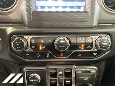 Used 2022 Jeep Wrangler Unlimited Sport AWD/4WD image 16