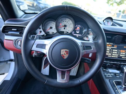 Used 2015 Porsche 911 Turbo S image 27