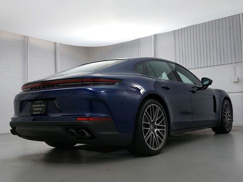 Certified 2025 Porsche Panamera 4 image 7