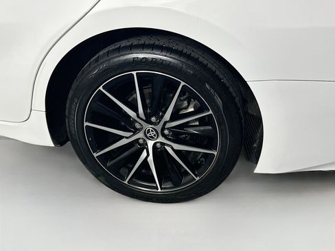 Used 2023 Toyota Camry SE w/ Convenience Package image 11