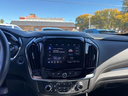 Used 2023 Chevrolet Traverse LT image 29