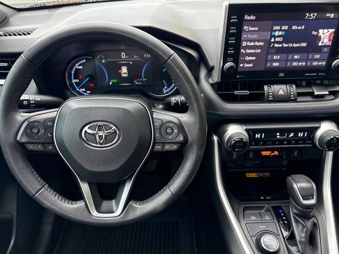 Used 2022 Toyota RAV4 XSE AWD/4WD image 14