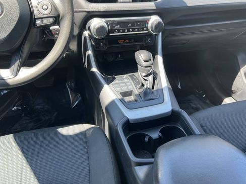 Used 2021 Toyota RAV4 LE AWD/4WD image 21