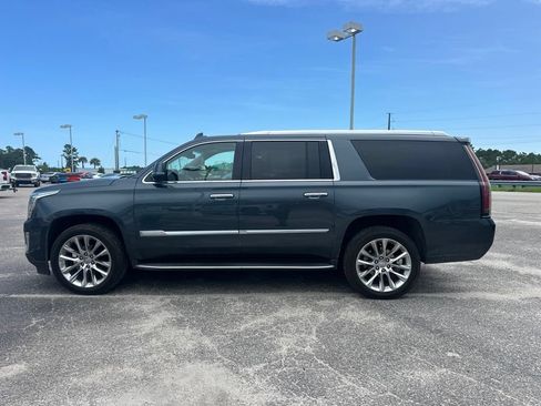Used 2020 Cadillac Escalade ESV Premium Luxury AWD/4WD image 6