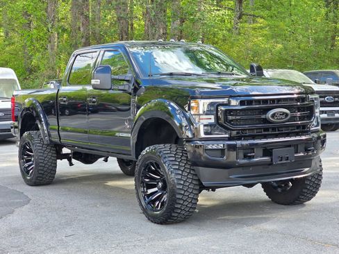 Used 2022 Ford F250 Lariat w/ Black Appearance Package image 9