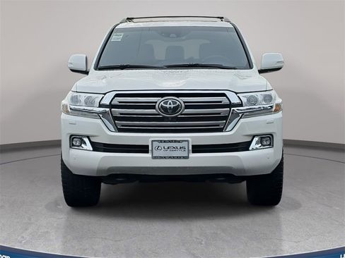 Used 2021 Toyota Land Cruiser image 2