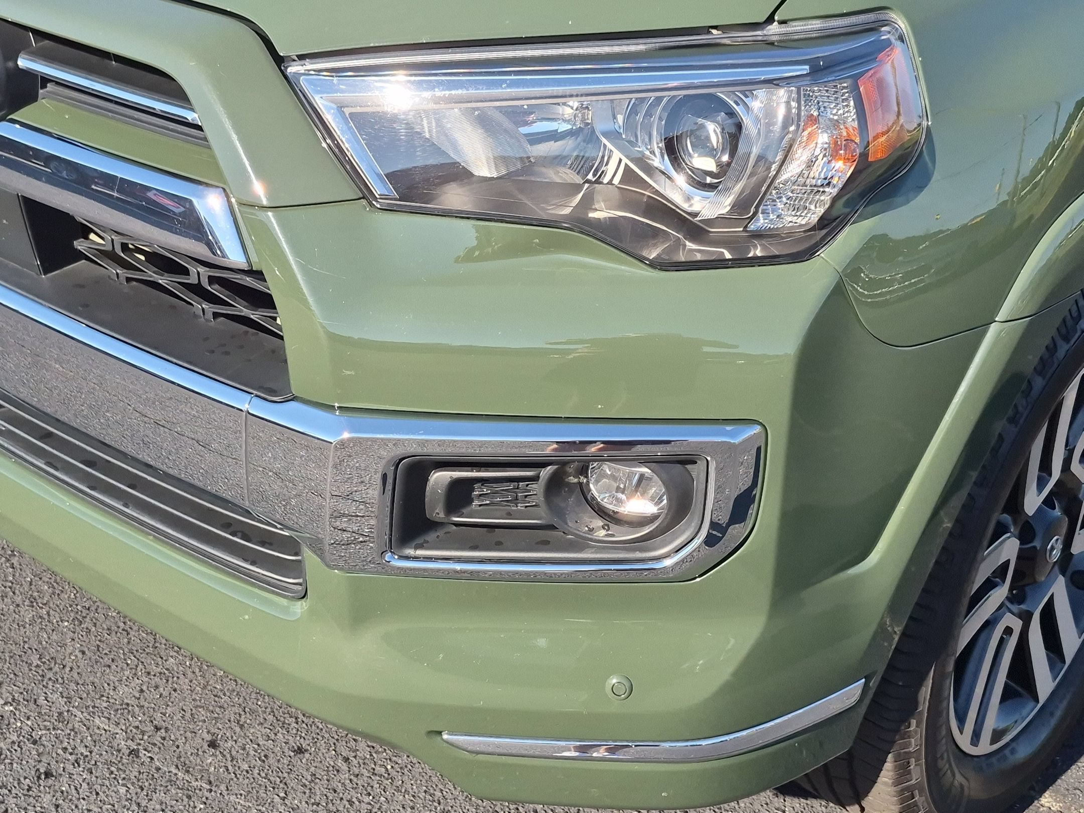 Used 2022 Toyota 4Runner Limited AWD/4WD image 9