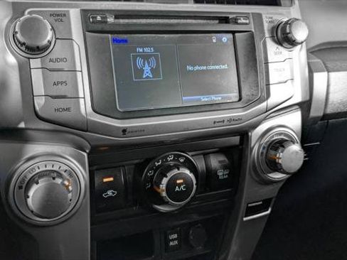 Used 2018 Toyota 4Runner SR5 AWD/4WD image 29