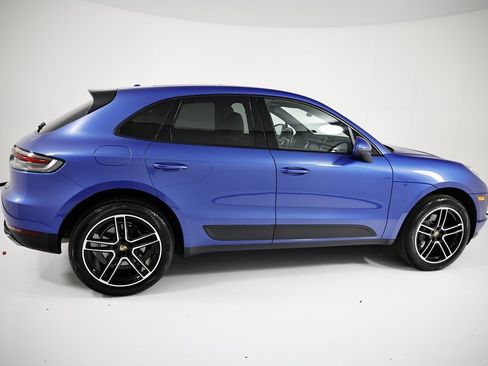 Certified 2021 Porsche Macan image 8