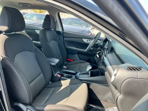Used 2024 Kia Forte LXS w/ LXS Technology Package FWD image 27