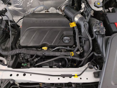 Certified 2024 Chevrolet Trax LT FWD image 28
