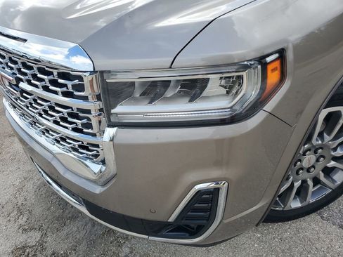 Used 2022 GMC Acadia Denali w/ Denali Ultimate Package image 16