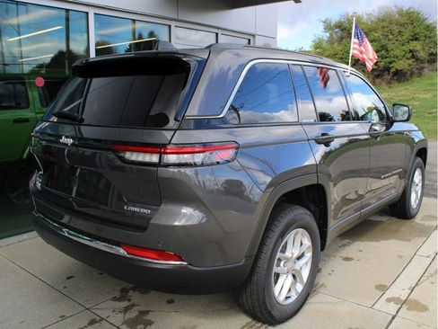 New 2025 Jeep Grand Cherokee Laredo X w/ Luxury Tech Group I image 8