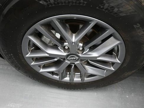 Used 2024 Nissan Rogue S image 30