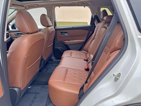 Used 2024 Nissan Rogue Platinum w/ Platinum Premium Package FWD image 39