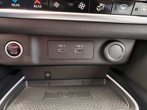 Used 2021 Nissan Rogue Platinum AWD/4WD image 22