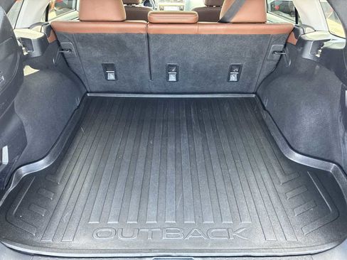 Used 2018 Subaru Outback 3.6R Touring AWD/4WD image 21
