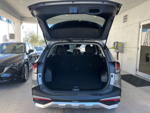 Used 2025 Kia Sportage LX image 31