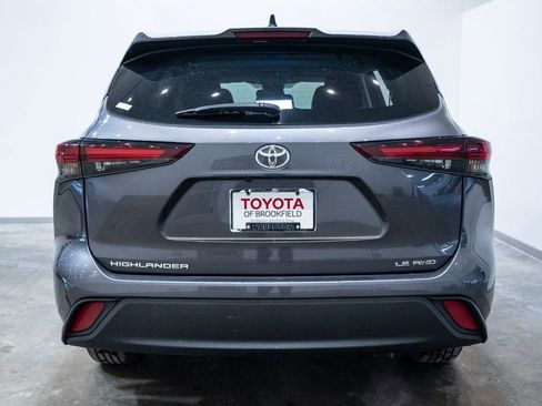 Certified 2024 Toyota Highlander LE image 8