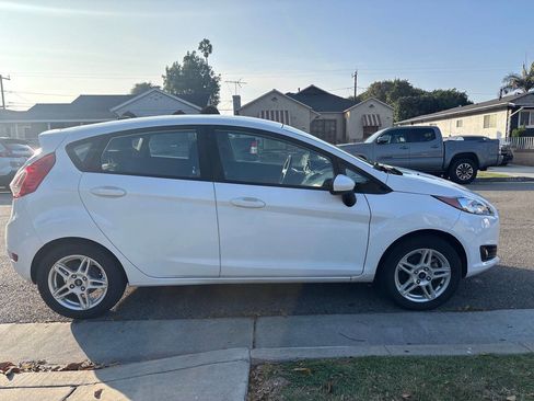 Used 2018 Ford Fiesta SE image 4