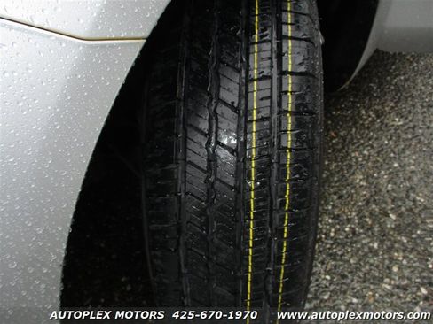 Used 2018 Nissan Versa SV image 29