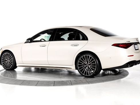 Used 2023 Mercedes-Benz S 580 4MATIC Sedan image 3