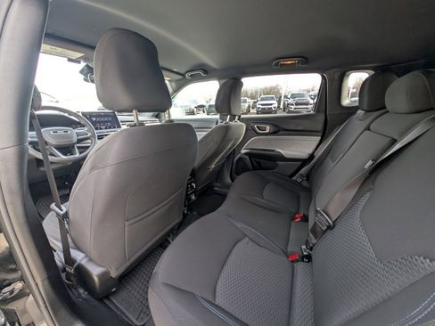 Used 2024 Jeep Compass Sport image 14