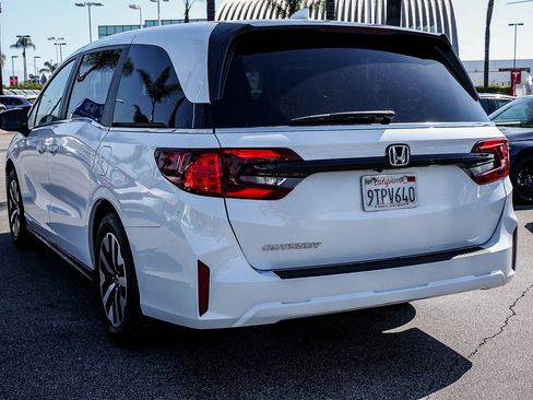 Used 2025 Honda Odyssey EX-L image 4