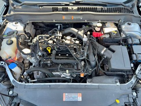 Used 2020 Ford Fusion SE FWD image 30