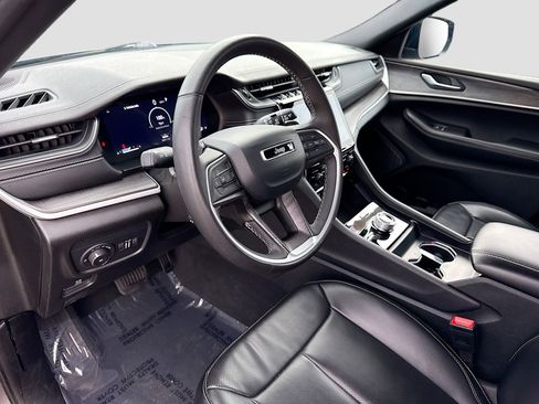 Used 2024 Jeep Grand Cherokee L Limited w/ Luxury Tech Group II image 26