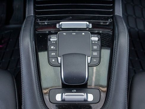 Used 2024 Mercedes-Benz GLS 450 4MATIC image 21