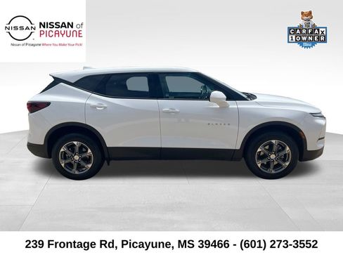 Used 2025 Chevrolet Blazer LT FWD image 7