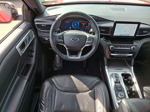 Used 2020 Ford Explorer ST image 12