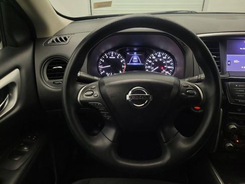 Used 2019 Nissan Pathfinder S image 22