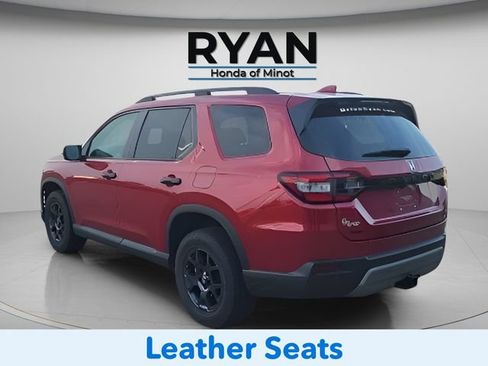 Used 2023 Honda Pilot TrailSport image 8