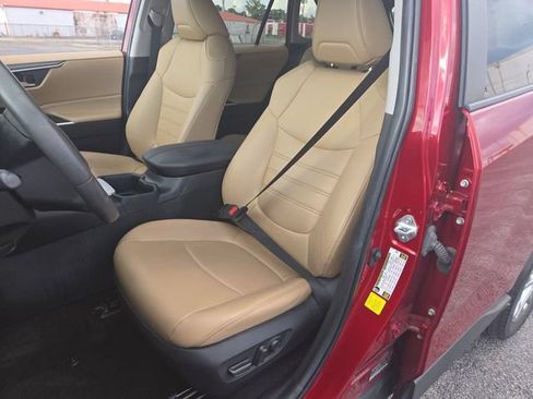 Used 2023 Toyota RAV4 XLE Premium FWD image 11