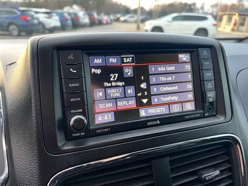 Used 2018 Dodge Grand Caravan GT image 23