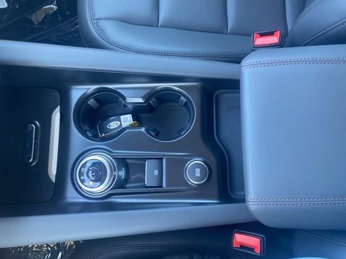 New 2025 Ford Explorer Active w/ Active Comfort Package image 23