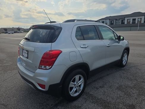 Used 2020 Chevrolet Trax LT w/ LT Convenience Package FWD image 13