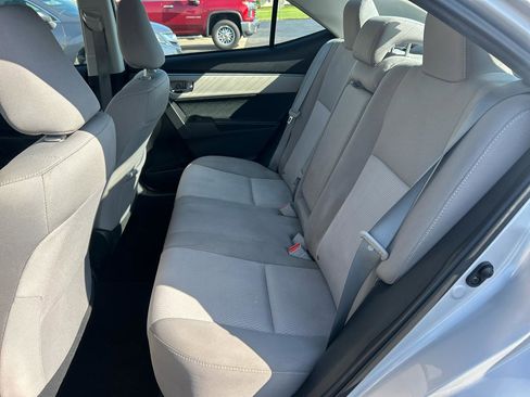 Used 2015 Toyota Corolla LE FWD image 10